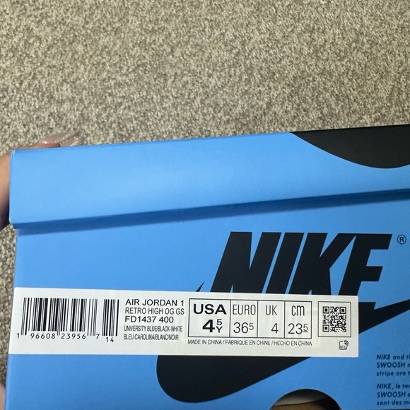 JORDAN 1 RETRO HIGH OG GS UNIVERSITY BLUE / BLACK - WHITE - Picture 3 of 3